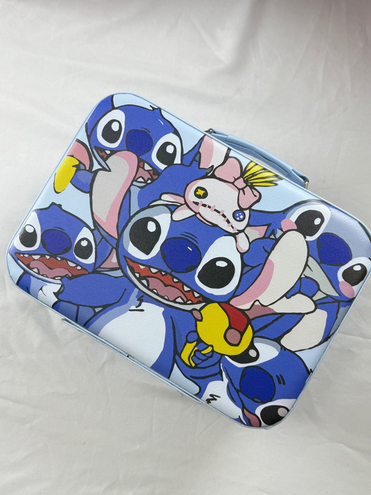 Stitch Gift Box | 1 suitcase + 15 random items