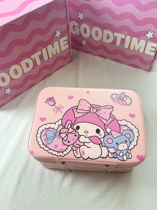 Melody Gift Box | 1 suitcase + 15 random items