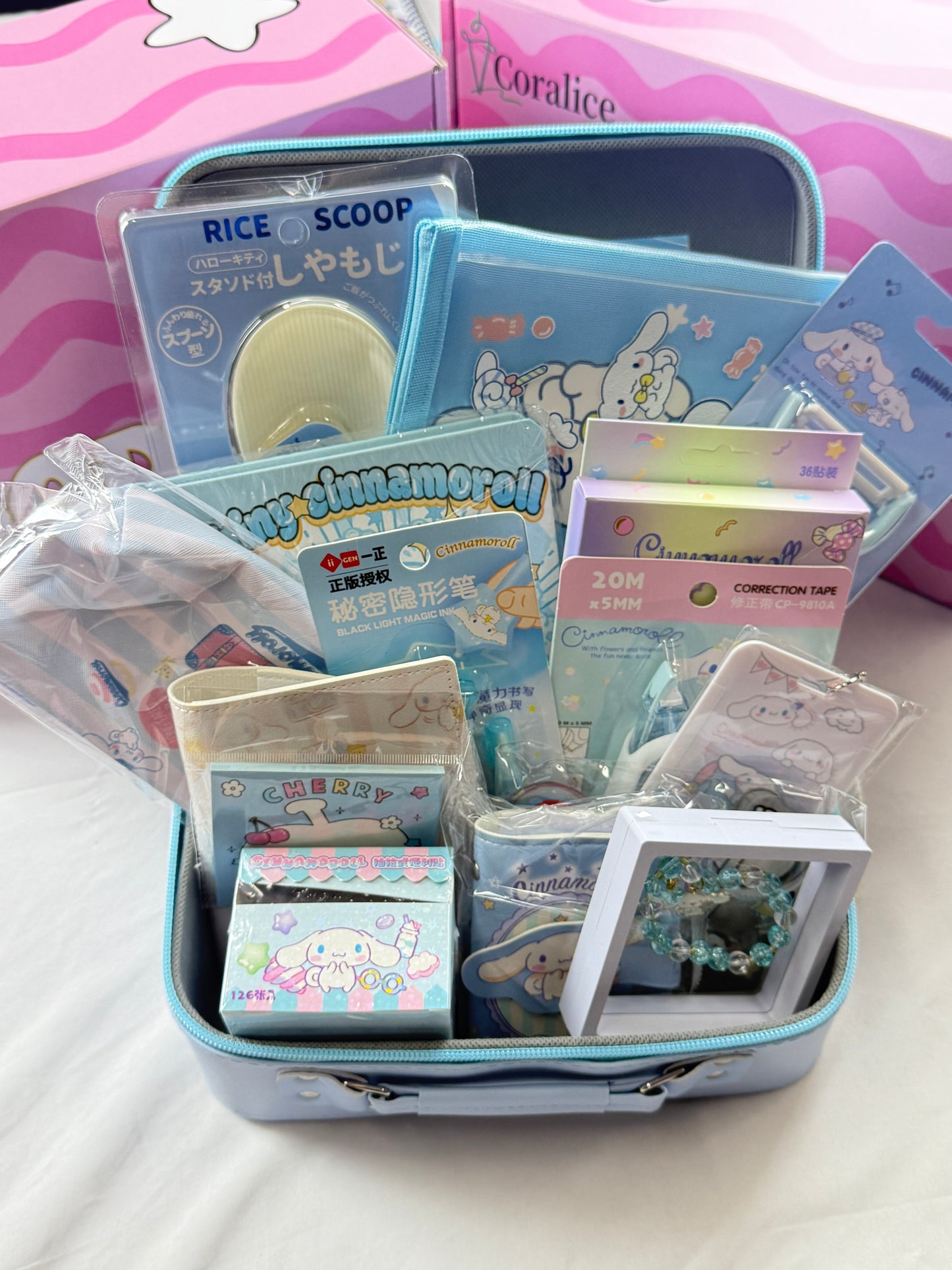 Cinnamoroll | 1 suitcase + 15 random items